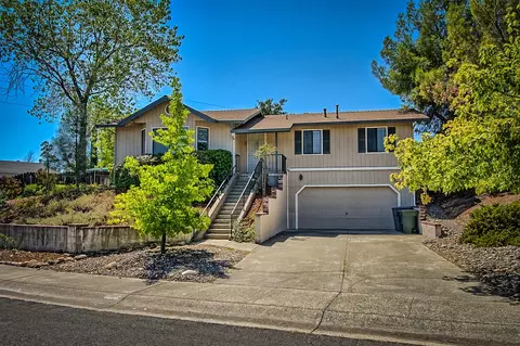 3795 Lake Forest Dr, Redding, CA 96003 photo 2