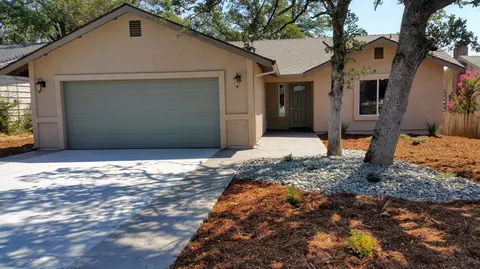 2871 Robert Ct, Redding, CA 96002 photo 1