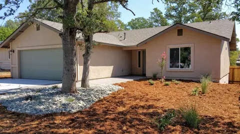2871 Robert Ct, Redding, CA 96002 photo 2