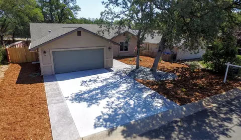 2871 Robert Ct, Redding, CA 96002 photo 4
