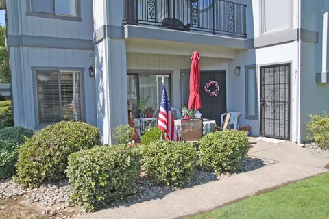 466 Ridgecrest Trl UNIT 137, Redding, CA 96003 photo 1
