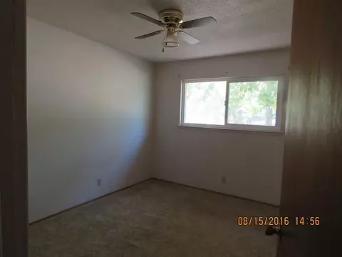 16590 Stanislaus Dr, Redding, CA 96001 photo 2