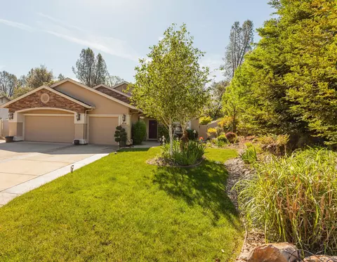 414 Spire Point Dr, Redding, CA 96003 photo 1