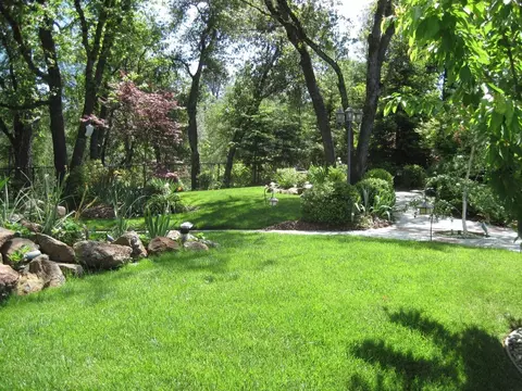 414 Spire Point Dr, Redding, CA 96003 photo 3