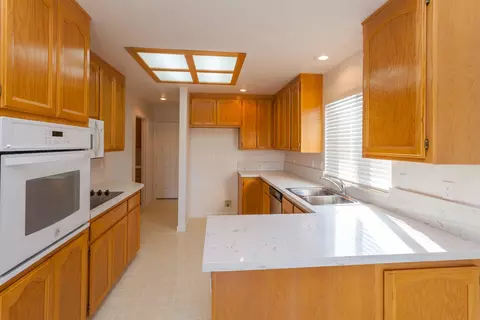 363 Bountiful Path, Redding, CA 96003 photo 4