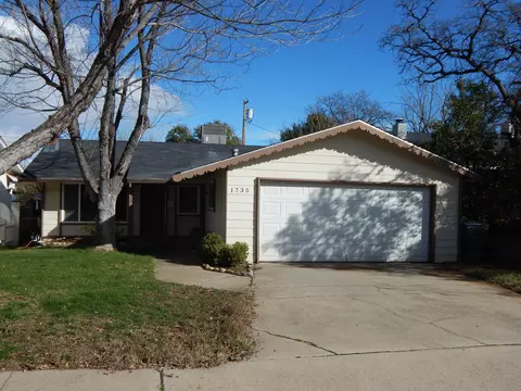 1735 Mesa St, Redding, CA 96001 photo 1
