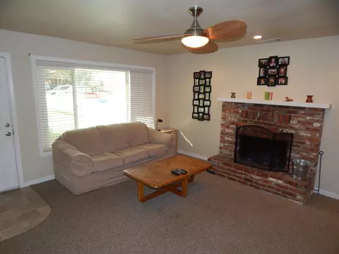 1735 Mesa St, Redding, CA 96001 photo 4