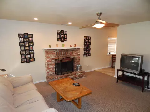 1735 Mesa St, Redding, CA 96001 photo 2
