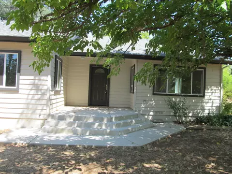 20096 Duke Dr, Redding, CA 96002 photo 1