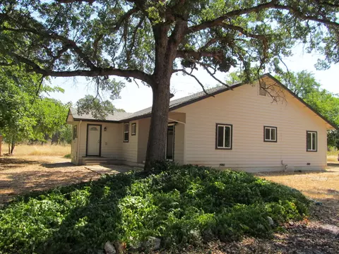 20096 Duke Dr, Redding, CA 96002 photo 2