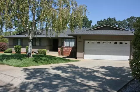 2720 Ivy Hill Ct, Redding, CA 96002 photo 1