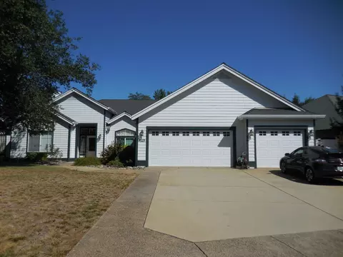 4105 Cloverway Dr, Redding, CA 96002 photo 1