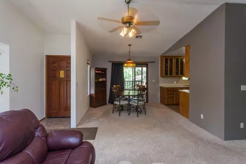 462 Turquoise Ct, Redding, CA 96003 photo 7