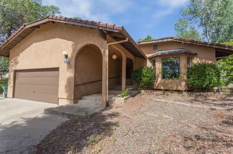 462 Turquoise Ct, Redding, CA 96003 photo 1