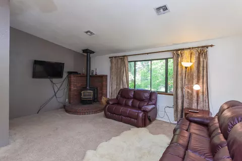 462 Turquoise Ct, Redding, CA 96003 photo 5