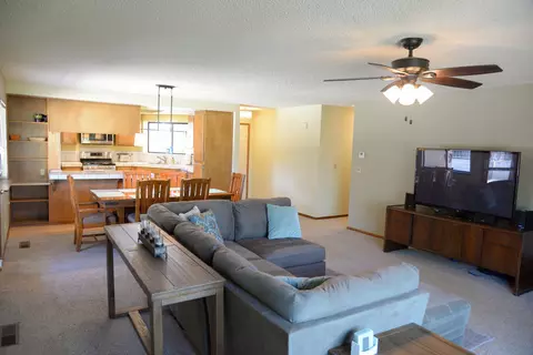 2648 Sanford Ct, Redding, CA 96002 photo 2