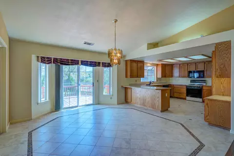 16012 Plateau Cir, Redding, CA 96001 photo 5