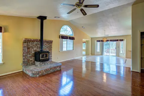 16012 Plateau Cir, Redding, CA 96001 photo 4