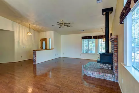 16012 Plateau Cir, Redding, CA 96001 photo 2
