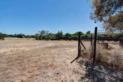 16012 Plateau Cir, Redding, CA 96001 photo 37