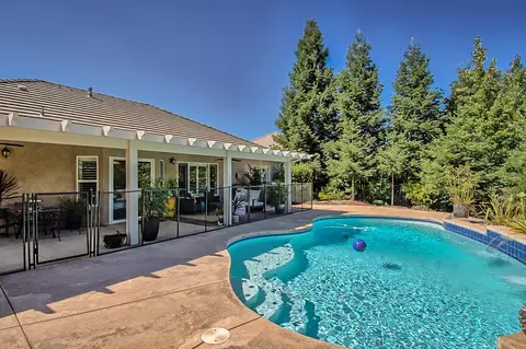 957 Albion Ave, Redding, CA 96003 photo 1