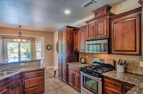 957 Albion Ave, Redding, CA 96003 photo 7