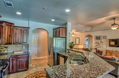 957 Albion Ave, Redding, CA 96003 photo 3