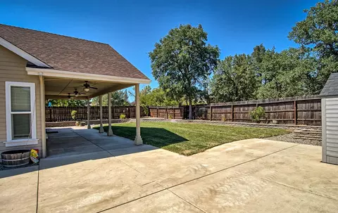 19438 Carnegie Dr, Redding, CA 96003 photo 4
