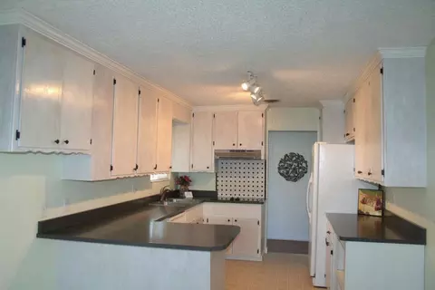 2511 Christian Ave, Redding, CA 96002 photo 4