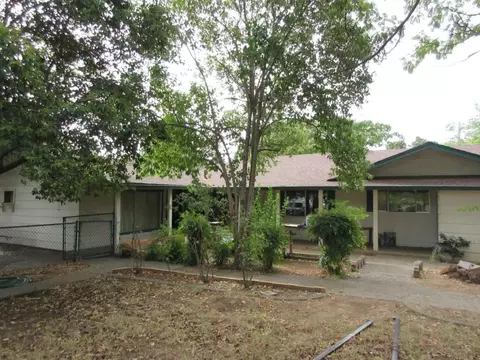 1541 Mistletoe Ln, Redding, CA 96002 photo 1