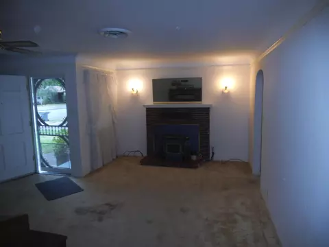 738 Delta St, Redding, CA 96003 photo 3