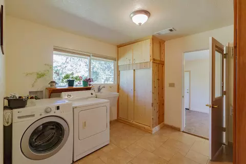 12800 Akrich St, Redding, CA 96003 photo 17