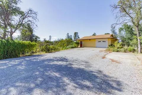 12800 Akrich St, Redding, CA 96003 photo 3