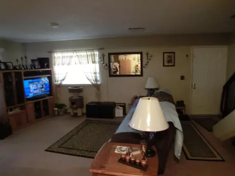 1477 Mishka Ct, Redding, CA 96003 photo 2