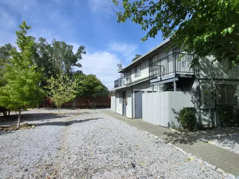 1477 Mishka Ct, Redding, CA 96003 photo 12