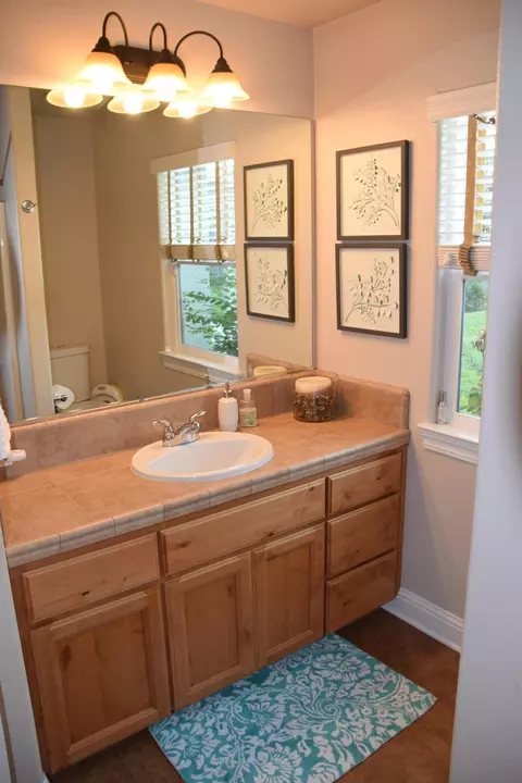 6513 Capitola Pl, Redding, CA 96001 photo 4