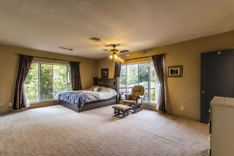 874 Lakeview Dr, Redding, CA 96001 photo 14