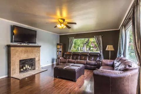 874 Lakeview Dr, Redding, CA 96001 photo 5