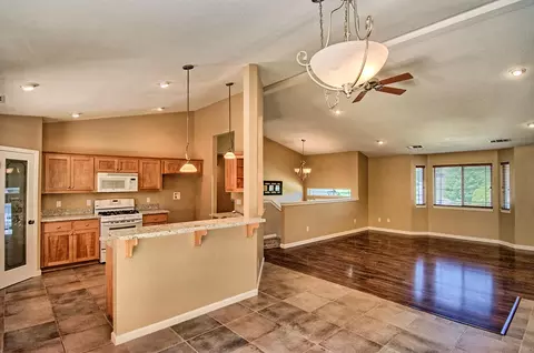 1421 Lakeside Dr, Redding, CA 96001 photo 2