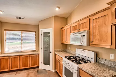 1421 Lakeside Dr, Redding, CA 96001 photo 8