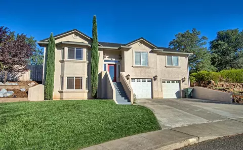 1421 Lakeside Dr, Redding, CA 96001 photo 1