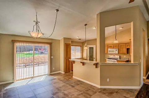 1421 Lakeside Dr, Redding, CA 96001 photo 11