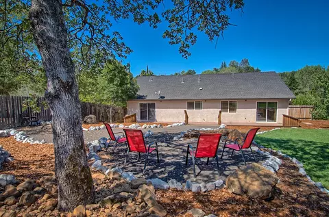 1421 Lakeside Dr, Redding, CA 96001 photo 3