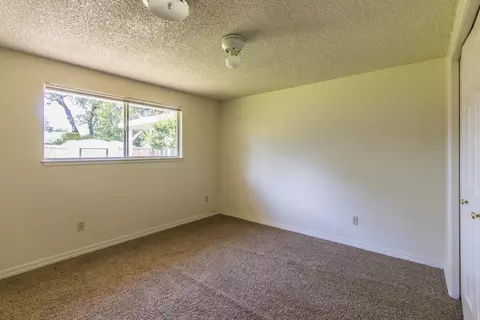 3334 School St, Redding, CA 96002 photo 9