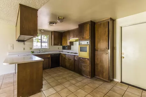 3334 School St, Redding, CA 96002 photo 4
