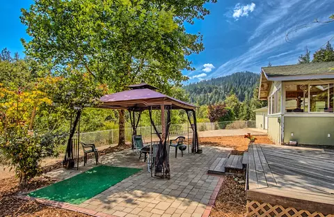 22140 Harr Ridge Rd, Lakehead, CA 96051 photo 4