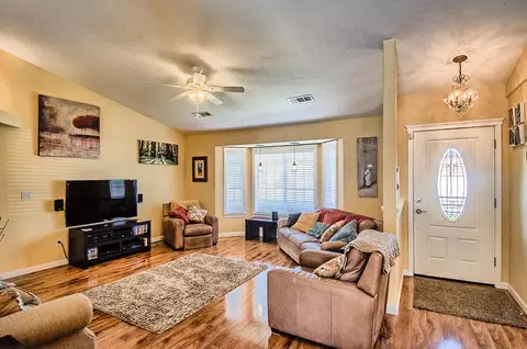 3902 Meadow Oak Way, Redding, CA 96002 photo 5