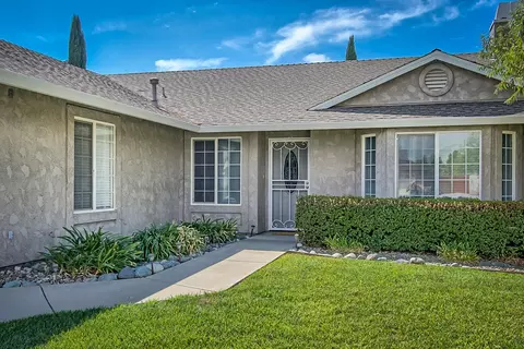 3902 Meadow Oak Way, Redding, CA 96002 photo 3