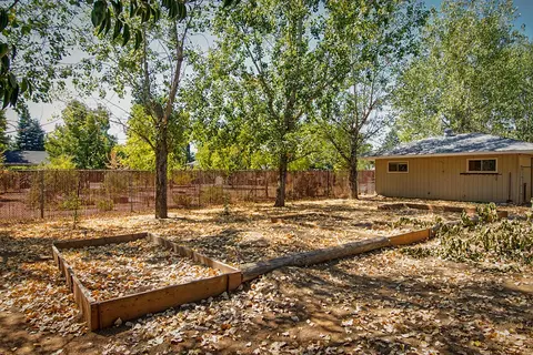 2263 Marilyn Ave, Redding, CA 96002 photo 21