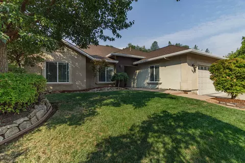 1004 Montclair Dr, Redding, CA 96003 photo 2